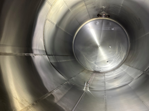 6,000 gallon stainless steel tank